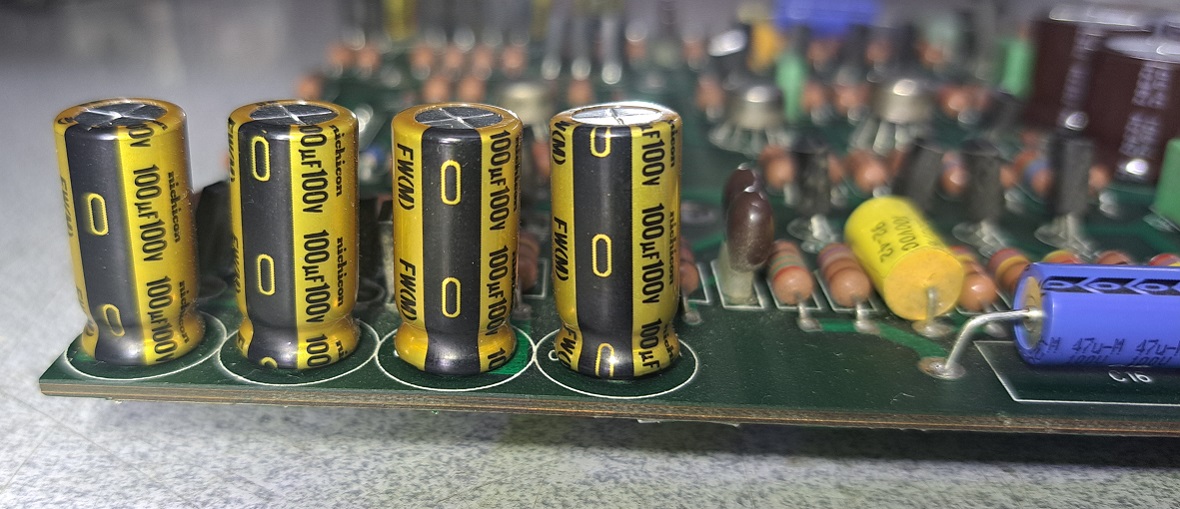 ηλεκτρολυτικοι πυκνωτες ενισχυτης krell αντικατασταση